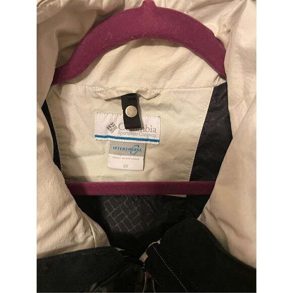 Columbia Windbreaker (SZ 2XL) - Picture 2 of 4